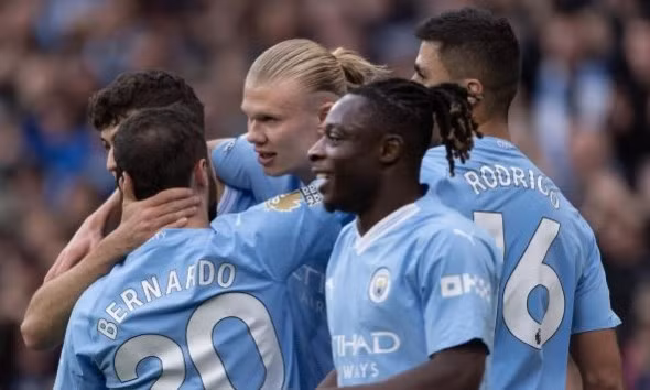 Vượt Man Utd, Man City lập kỷ lục doanh thu EPL
