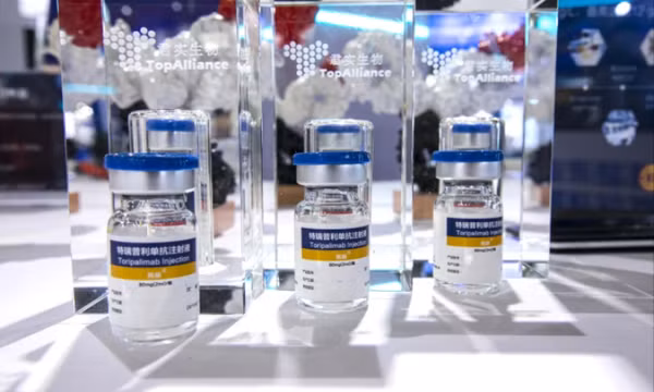 Mỹ chấp thuận thuốc trị ung thư Trung Quốc, bán cao gấp 30 lần
