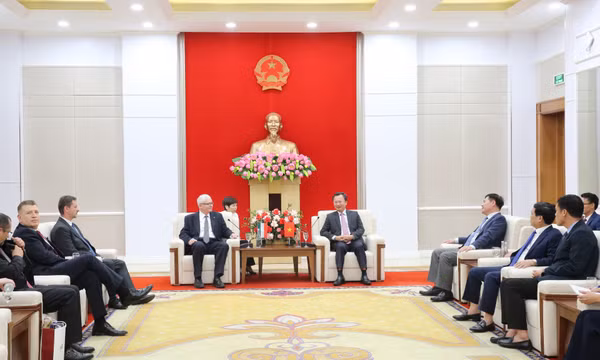 Quyền Chủ tịch UBND tỉnh tiếp xã giao Đoàn đại biểu Viện trưởng Viện Kiểm sát tối cao Hungary