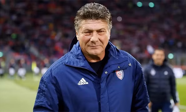 Napoli sa thải Garcia, tái hợp với Mazzarri
