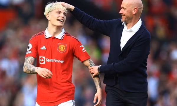 Ten Hag bình luận về siêu phẩm của MU: Đừng so sánh Garnacho với Ronaldo!
