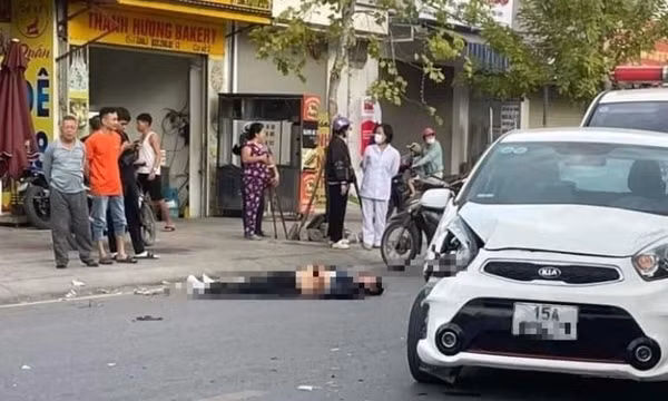 Đấu đầu với ô tô, nam thanh niên đi xe máy phân khối lớn tử vong tại chỗ