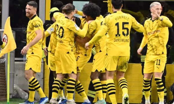 Dortmund hạ Milan, vượt qua bảng 'tử thần' Champions League