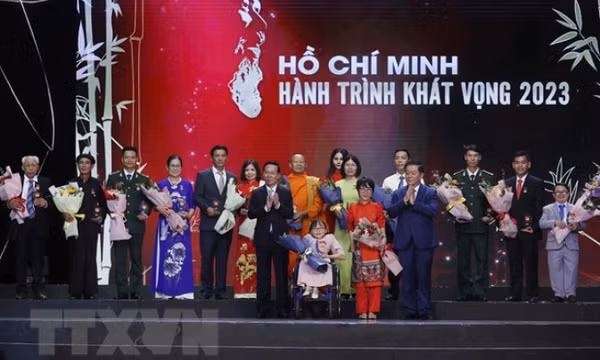 Hồ Chí Minh - Hành trình khát vọng 2023: Tôn vinh điển hình tiêu biểu