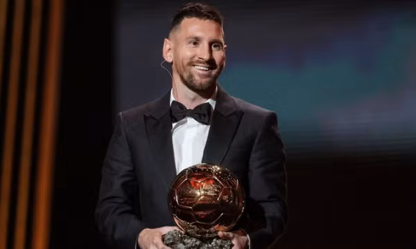 UEFA đồng tổ chức Quả Bóng Vàng từ 2024