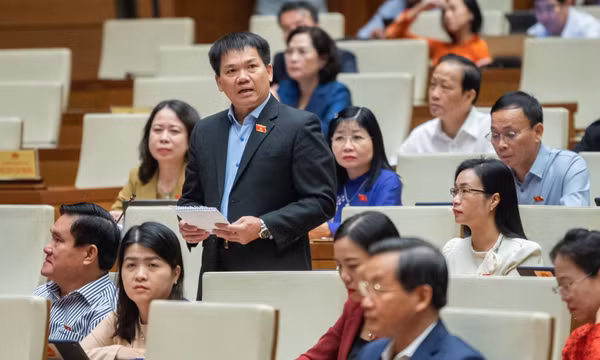 Bộ trưởng Bộ Y tế trả lời về việc lạm dụng xét nghiệm y khoa