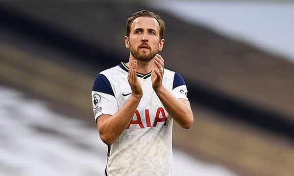 Ten Hag nhận hung tin từ thương vụ Harry Kane