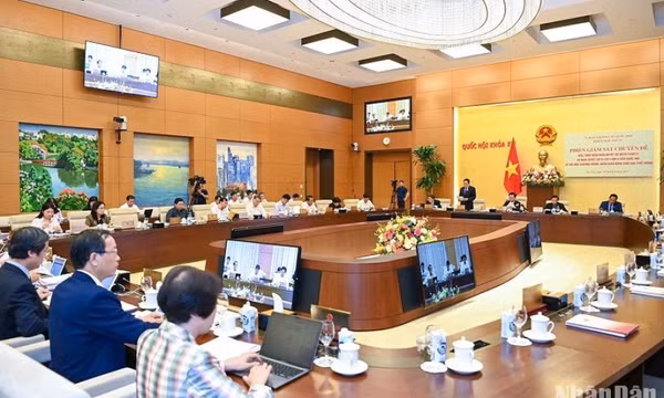 Hôm nay, Thường vụ Quốc hội chất vấn hai nhóm vấn đề tư pháp, nông nghiệp