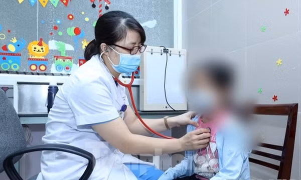 Trẻ 13 tuổi ở Lạng Sơn men gan cao gấp 10 lần, nguy kịch vì dùng thuốc giảm cân 