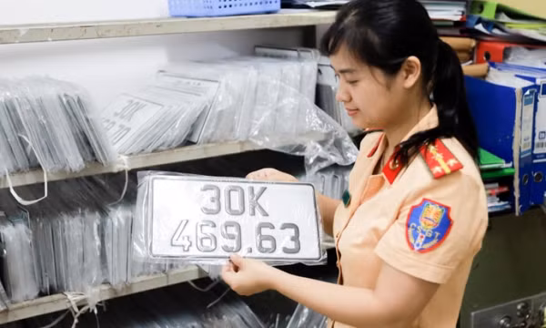 Một người được cấp bao nhiêu biển số định danh?