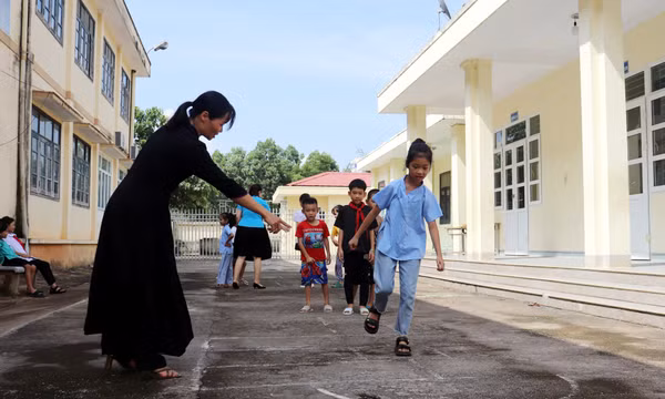 Ấm áp năm học mới ở vùng cao