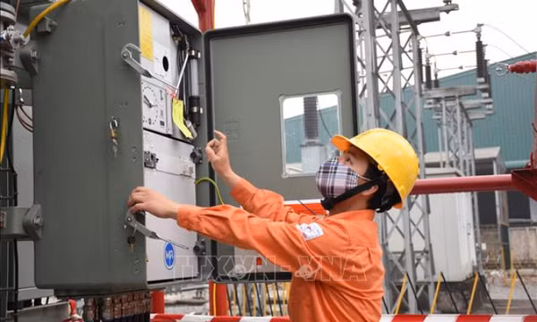 EVN đồng tình phương án 3 tháng điều chỉnh giá điện một lần, tăng từ 3% trở lên 