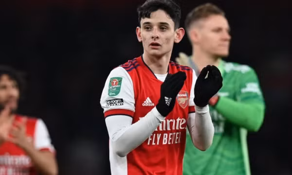 Thêm tiền vệ rời Arsenal