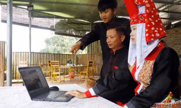 Chuyện về những đại sứ du lịch ở bản