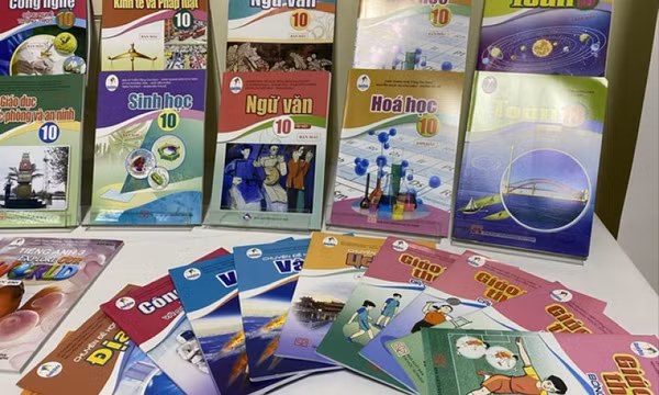 Sách giáo khoa 'cõng' chi phí chiết khấu 35% 