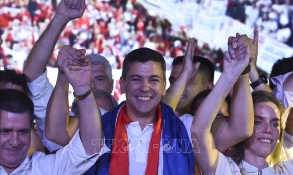 Paraguay chính thức có tổng thống mới