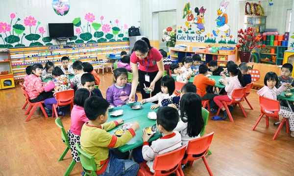 Trẻ mẫu giáo trong tuổi phổ cập giáo dục mầm non được hỗ trợ tiền ăn trưa 360.000 đồng/tháng