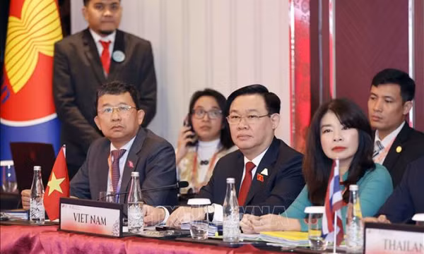 Chủ tịch Quốc hội Vương Đình Huệ dự phiên họp Ban Chấp hành AIPA