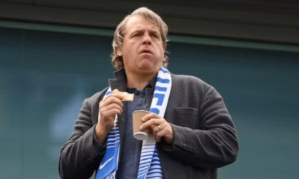 Chelsea đối mặt với án phạt nặng trừ điểm từ UEFA