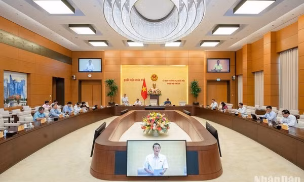 Ủy ban Thường vụ Quốc hội cho ý kiến về việc giải trình, tiếp thu, chỉnh lý dự án Luật Viễn thông (sửa đổi).