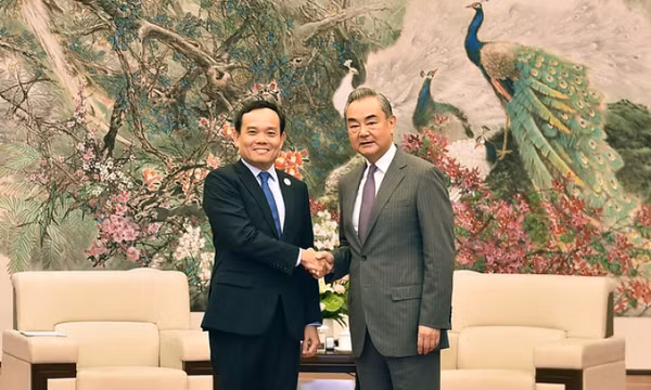 Việt Nam coi trọng phát triển quan hệ láng giềng hữu nghị với Trung Quốc