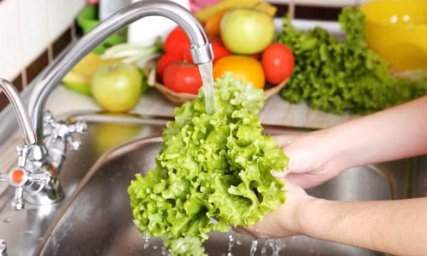 Sai lầm khi rửa trái cây và rau quả