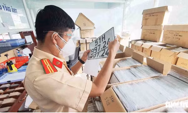 Sau 15/8, bán xe không nộp lại biển số, đăng ký sẽ bị phạt