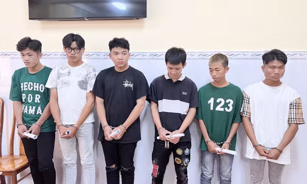 Khởi tố, bắt tạm giam nhóm đối tượng giết người trong “bão” sau chung kết AFF Cup