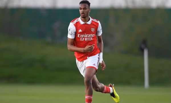 Sao trẻ thông báo chia tay Arsenal