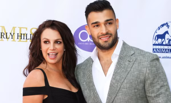 Đường tình lận đận của Britney Spears