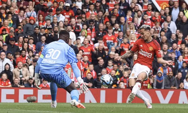 Man Utd thắng trong ngày ra mắt tân binh Hojlund