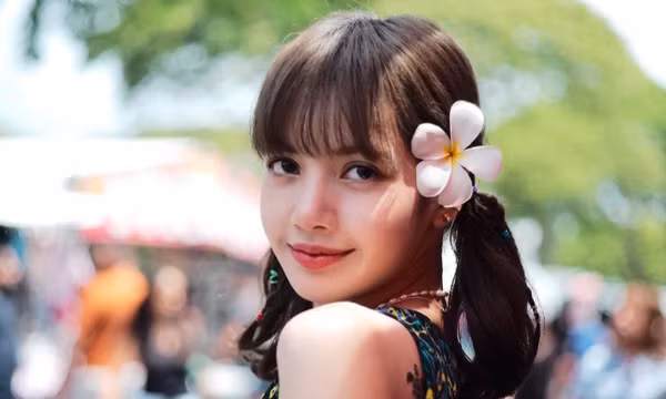 Lisa - cô gái Thái khuynh đảo làng giải trí