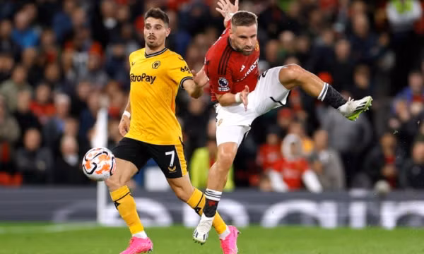 Man United nhận tin sốc về Luke Shaw