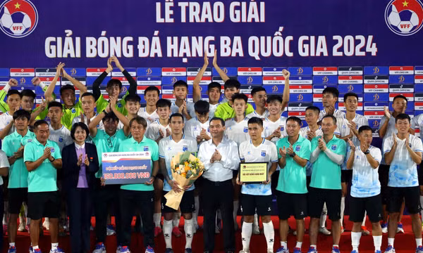 Quảng Ninh FC vô địch bảng A Giải Bóng đá hạng 3 Quốc gia