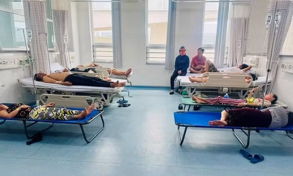 Một nạn nhân trong vụ hơn 300 người ngộ độc bánh mì ở Vũng Tàu đã tử vong