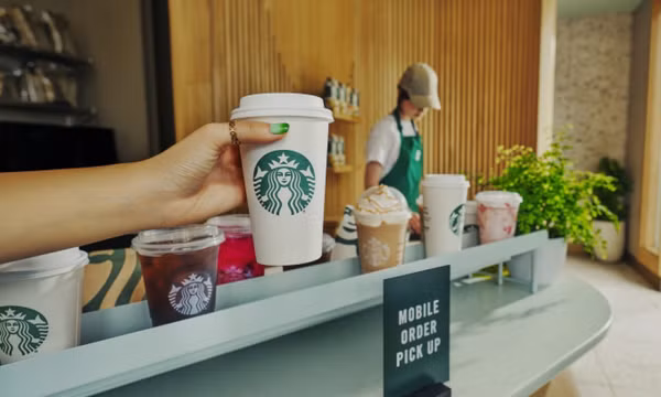 Starbucks phải dùng bút và giấy vì mã độc tống tiền