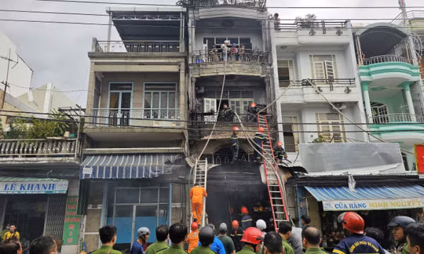 Cháy tiệm dịch vụ mai táng ở Nha Trang, 4 người chết 