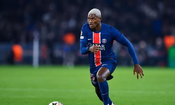 Here we go! Nuno Mendes gia hạn hợp đồng với PSG