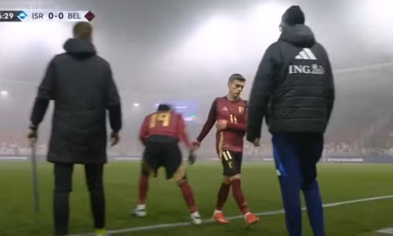 Leandro Trossard khiến Mikel Arteta thêm đau đầu