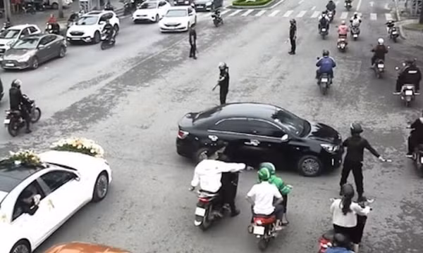 Triệu tập nhóm 'vệ sĩ' chặn đường, điều tiết cho đoàn xe đám cưới