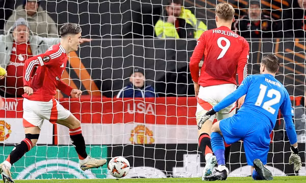 Man Utd lần đầu thắng dưới trướng Amorim