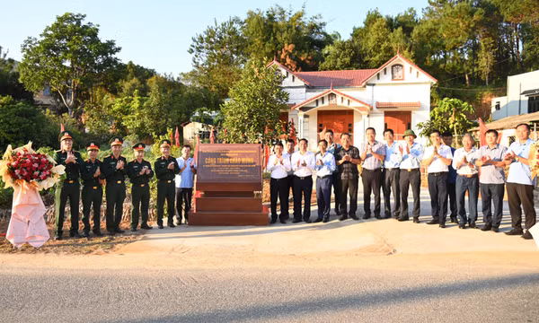 Khánh thành công trình đường giao thông tại huyện Bình Liêu