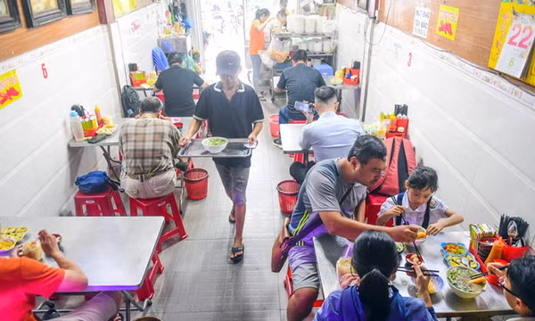 Tính thuế VAT cá nhân, hộ kinh doanh: Ngưỡng 200 triệu đồng/năm quá thấp, bán 1 bó hoa đã đóng thuế?