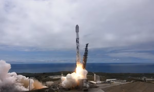 Apple bắt tay với công ty của Elon Musk