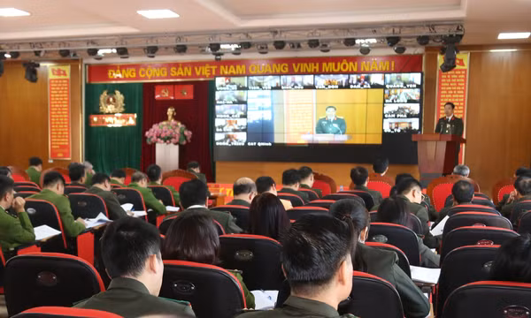Phát động thi đua xây dựng Công an xã, thị trấn đáp ứng nhiệm vụ trong tình hình mới