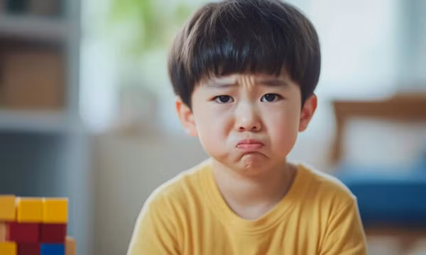 Phát hiện con có những biểu hiện này, cha mẹ uốn nắn ngay