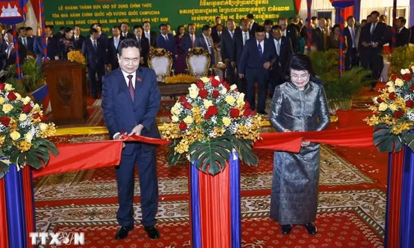 Khánh thành công trình biểu tượng của tình đoàn kết, hữu nghị Việt Nam-Campuchia
