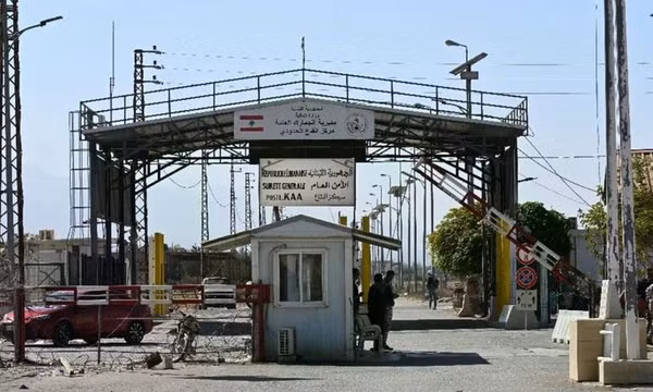 Tên lửa của Israel tấn công cửa khẩu giữa Liban và Syria