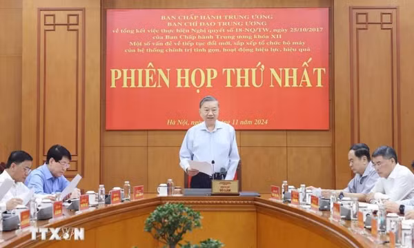 Tổng Bí thư Tô Lâm: Triển khai công việc theo tinh thần 'vừa chạy vừa xếp hàng'