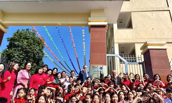 Trường Tiểu học Hữu Nghị đón nhận danh hiệu “Trường dạy tiếng Pháp đạt chuẩn quốc tế“